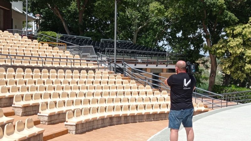 El Auditorio al aire libre de El Portón incorpora una grada telescópica con 96 butacas más