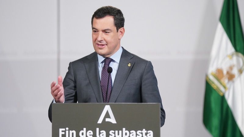 Moreno anuncia el fin de la subasta de medicamentos como un logro social para Andalucía