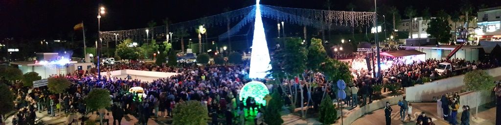 Ya luce la Navidad en Alhaurín de la Torre tras la inauguración del espectacular alumbrado