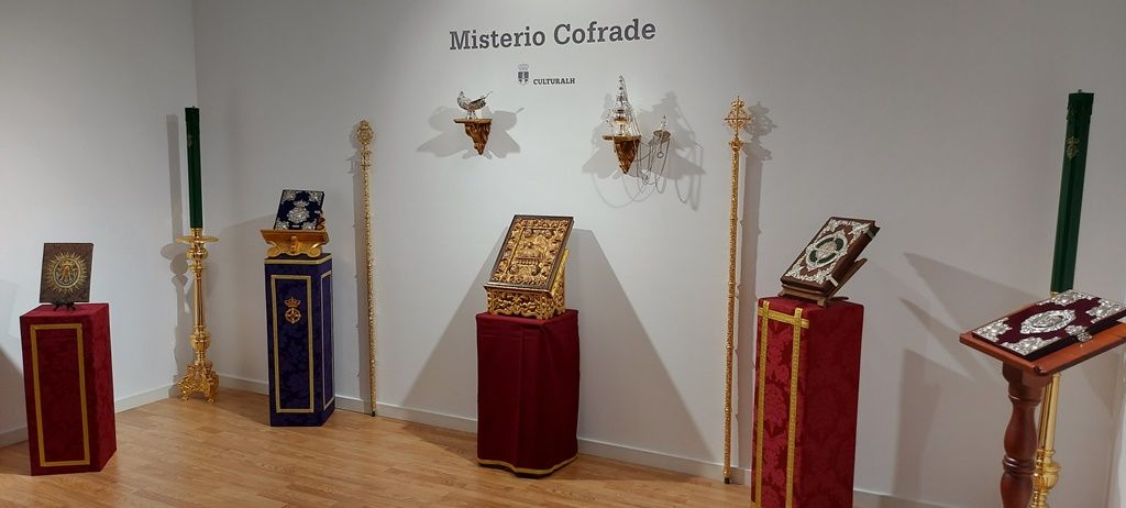 Inaugurado el ‘Misterio Cofrade’ en la nueva sala de exposiciones del Centro Cultural ‘Vicente Aleixandre’