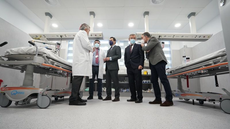 Moreno inaugura el Hospital de Estepona