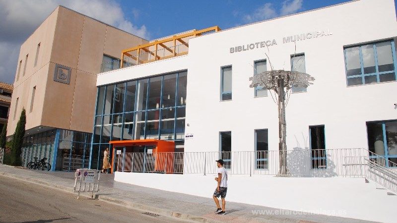 La Biblioteca Municipal 'Antonio Garrido' de Alhaurín de la Torre nace para convertirse en referente cultural