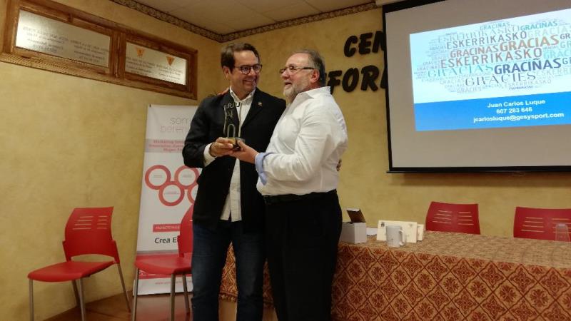 El ‘coach’ de la Federación de Fútbol incide en la capacidad de liderazgo para propiciar la igualdad
