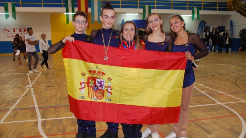 El patinaje artístico de Alhaurín de la Torre vuelve a pisar un podio europeo