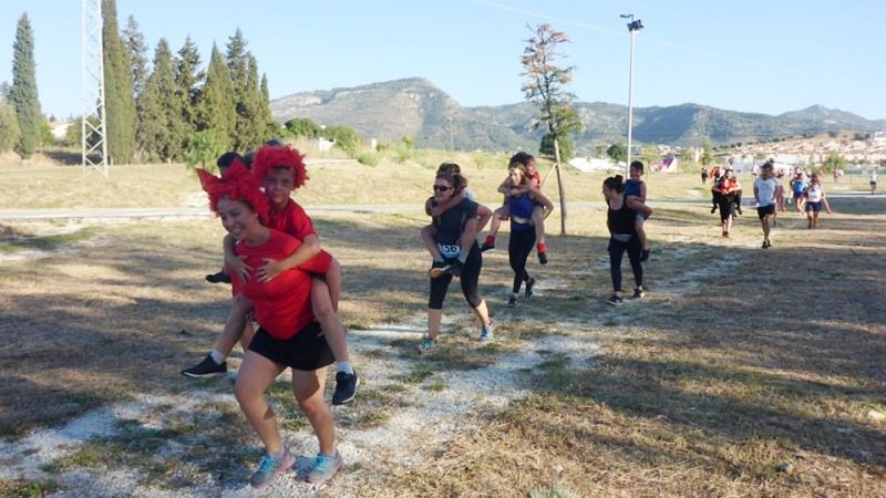 La Escuela Municipal de Cross Infantil cierra la temporada con una singular fiesta