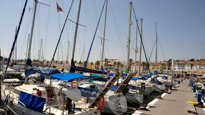 La Junta adecua para uso peatonal el paseo de ribera del puerto de Caleta de Vélez
