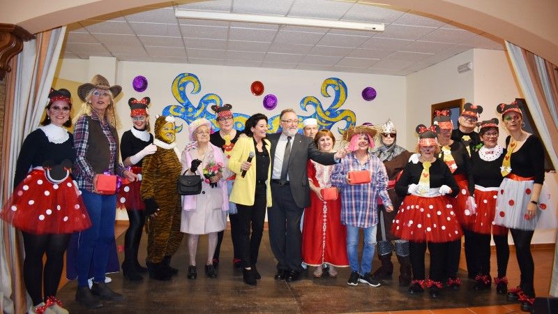 Los mayores de Alhaurín de la Torre disfrutaron de su celebración de Carnaval