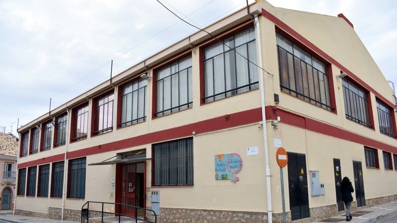 El Ayuntamiento renovará los ventanales del Centro Municipal de Información a la Mujer