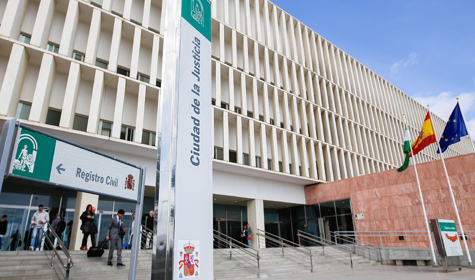 La Junta amplía su plan para mejorar la atención a las víctimas de violencia de género con interinos de refuerzo para la Fiscalía y la Uvivg