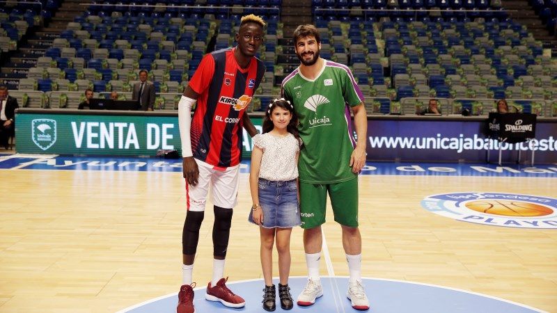 Claudia Ferrer, premiada en el Concurso de Relatos y Poesía El Corte Inglés