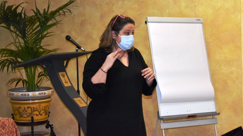 Ayuntamiento, pymes y agentes sociales participan en una formación sobre los Puntos Violetas