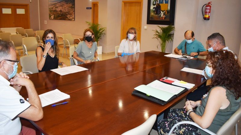 Reunión con la Junta Directiva de la Asociación de Vecinos Depinos