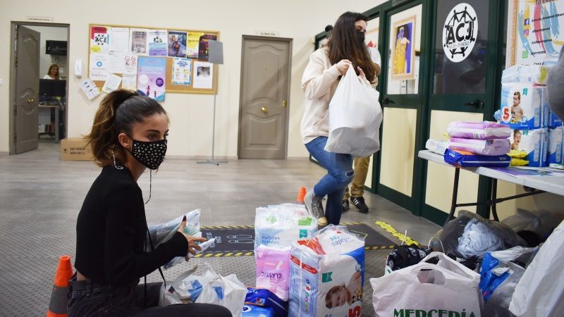 Llegan las primeras donaciones a la campaña solidaria a favor de los damnificados por el volcán de La Palma