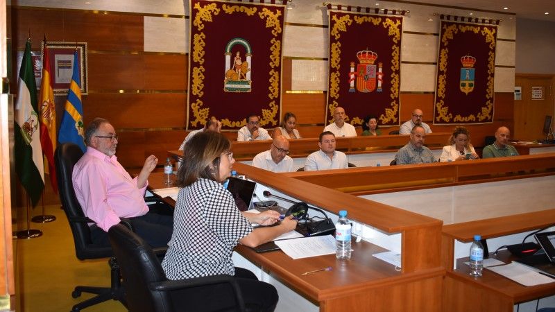 La Biblioteca Pública Municipal se llena de niños y mayores en pijama en un acto solidario