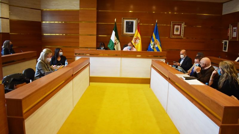 La Corporación aprueba por unanimidad una moción institucional con motivo del 25-N
