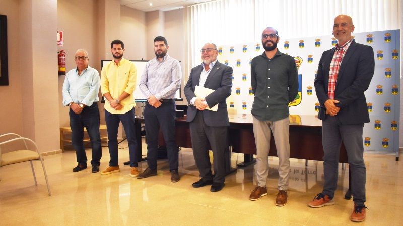 La Cofradía de los Verdes celebra el primer Vía Crucis en Alhaurín de la Torre tras la pandemia