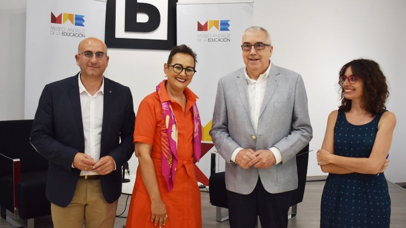 La psicoanalista Mariela Michelena se centra en la adicción de los jóvenes a las nuevas tecnologías