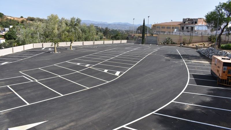 Concluye la obra de recuperación de la parcela trasera de El Portón, convertida en aparcamiento