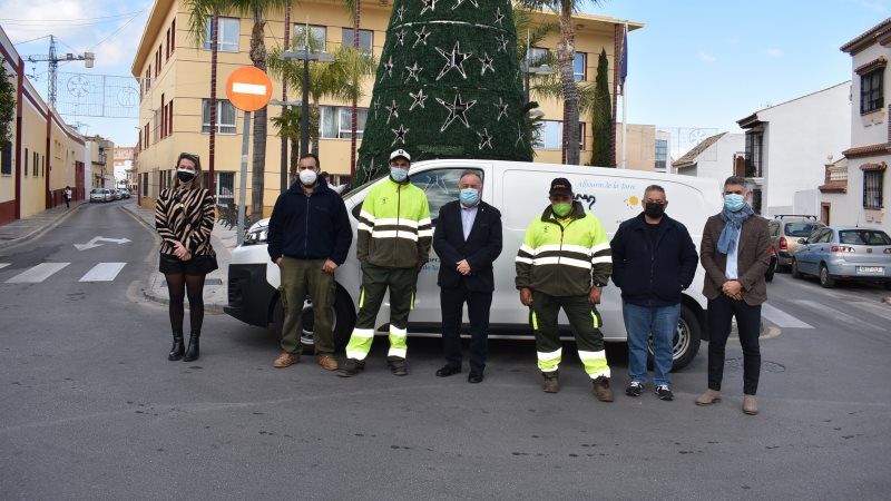 Servicios Operativos invierte más de 30.000 euros en un nuevo vehículo y maquinaria de Jardinería