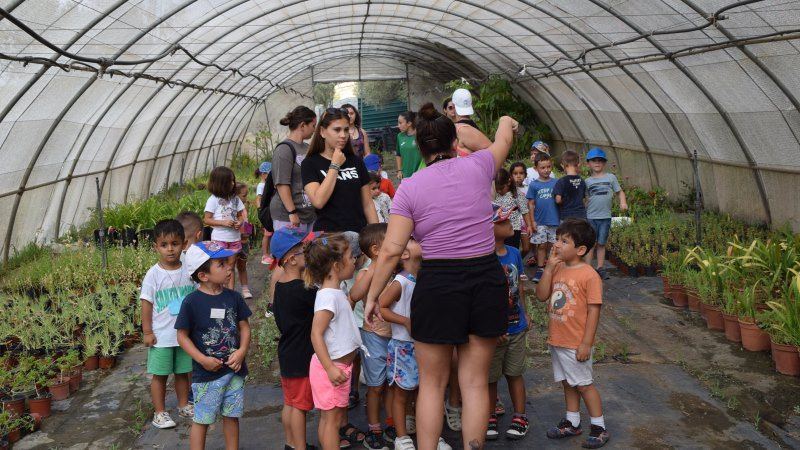 Visita del alumnado del Campamento de Verano a Aula de la Naturaleza de Torrealquería