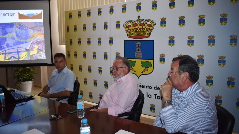 David Pastor Vico acerca la filosofía a los jóvenes en otra cita del ciclo ‘El MAE se mueve’