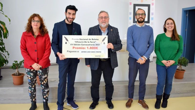 Antonio Jesús García Pereyra recibe el XV Premio de Relatos de Alhaurín de la Torre