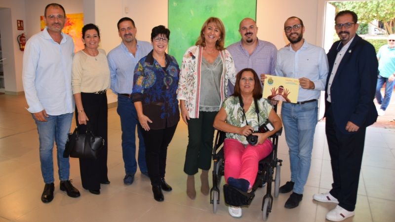 La asociación Divers@s presenta su calendario benéfico para 2024
