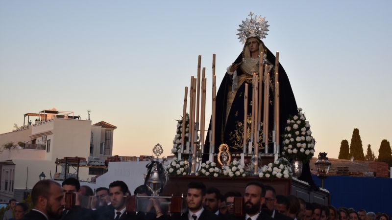 La asociación de Jesús de la Columna y Dulce Nombre celebró su rosario vespertino