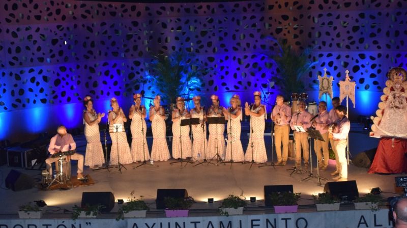 Un novedoso Portón Rociero vuelve tras la pandemia con Raya Real como espectacular invitado