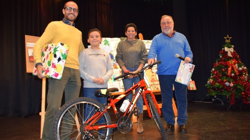 Diego Herrera Aragón gana el concurso infantil de postales navideñas
