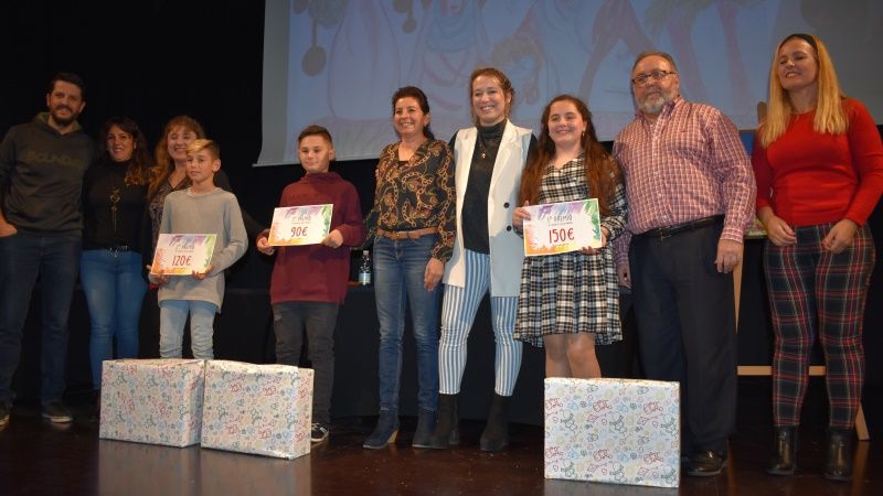 Entregados los premios del XXI Concurso Escolar de Postales Navideñas de Alhaurín de la Torre