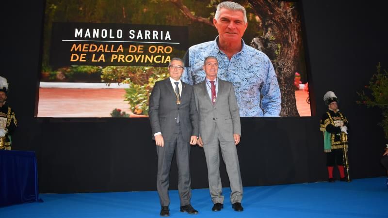 Manolo Sarria recibe la Medalla de Oro en el Día de la Provincia
