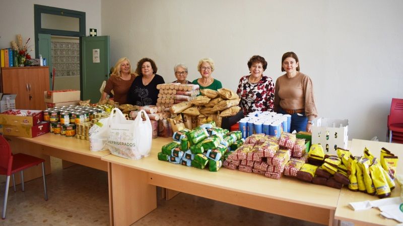 AMAT vuelve a hacer entrega de lotes de Navidad a los más desfavorecidos