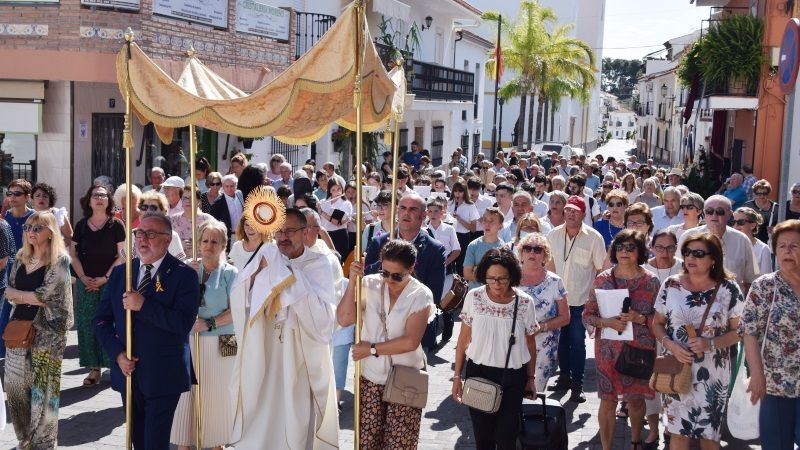Alhaurín de la Torre celebra su tradición del Corpus Christi