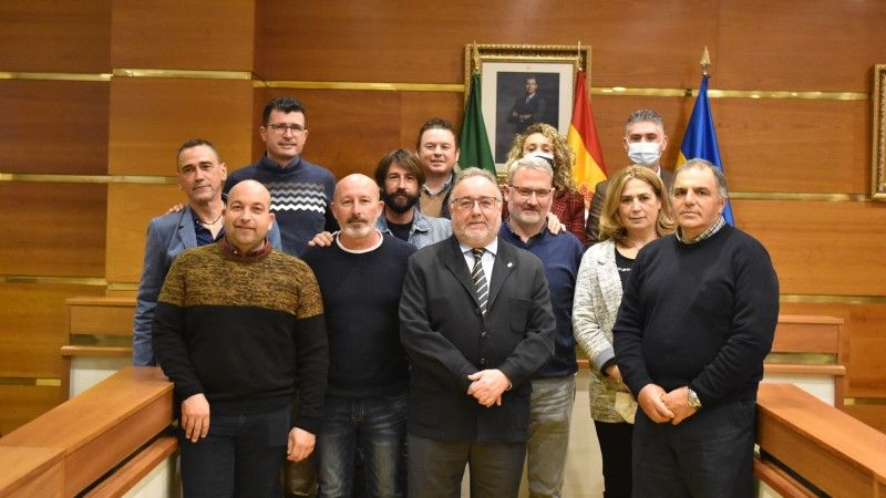 Cinco empleados municipales consolidan su plaza como personal laboral fijo