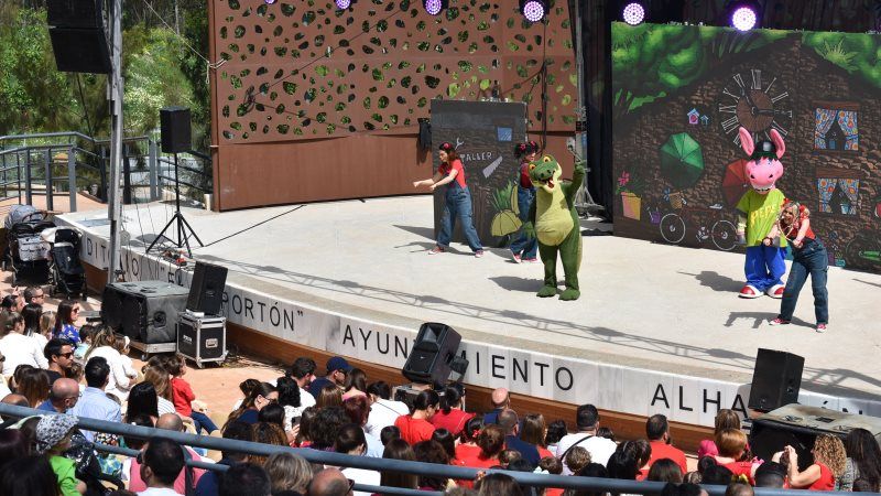 El célebre espectáculo ‘Cantajuego’ cautiva al público infantil en el Auditorio de El Portón