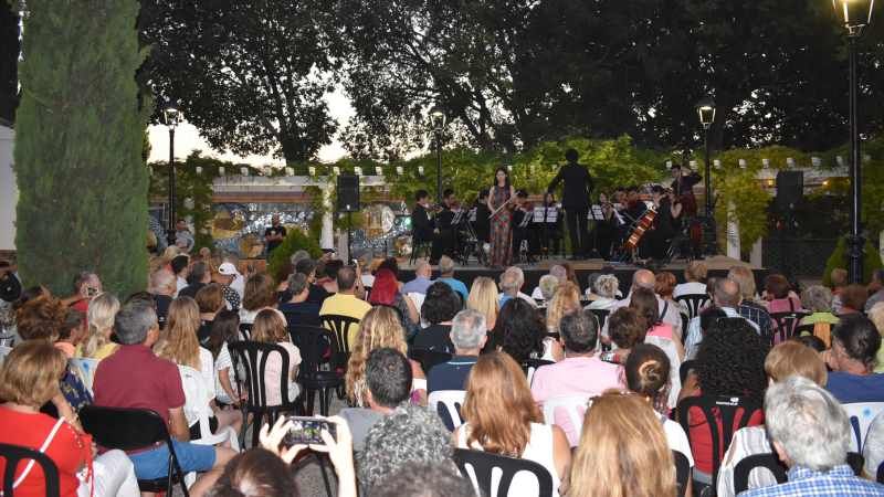 La Joven Orquesta de Shanghái causa sensación en su concierto de música clásica y tradicional china