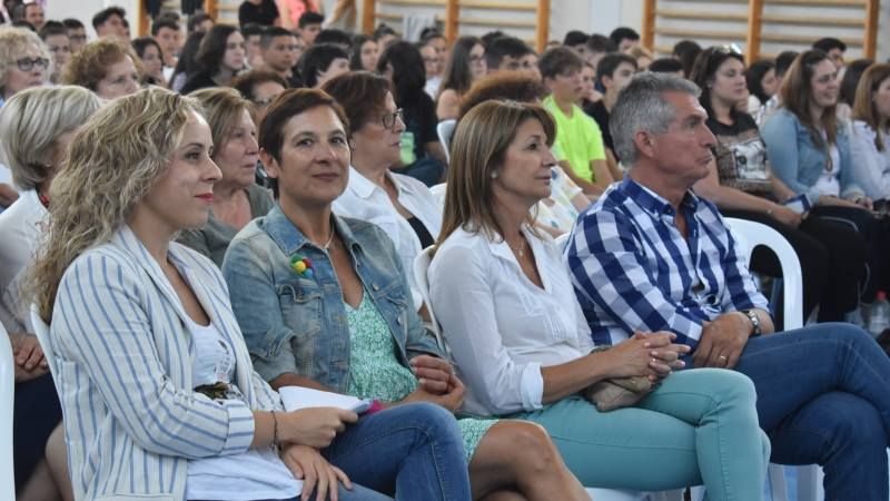 Multitudinaria presentación del cortometraje escolar ‘Diez razones’ contra la violencia de género