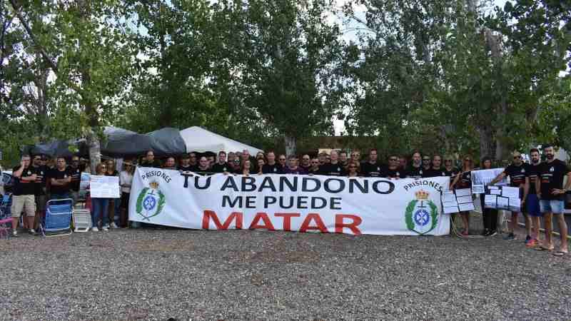 Funcionarios de prisiones se concentran para dignificar su profesión y reivindicar mejoras laborales y salariales