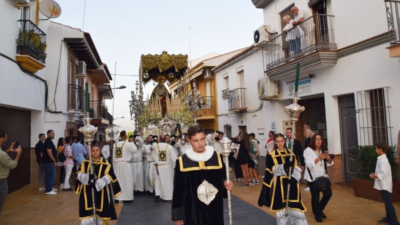 La Virgen de la Soledad recorre las calles en una apoteósica procesión por su LXXV aniversario