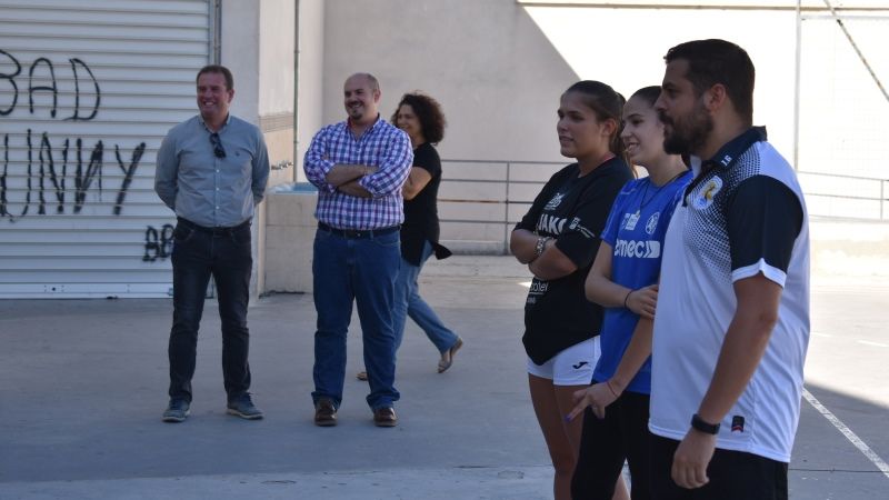 La escuela de balonmano arranca su actividad en el IES Capellanía