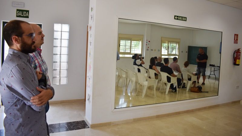 Buena acogida de la 'masterclass' gratuita de fotografía de Gustavo Valverde en Puerta Alhaurín