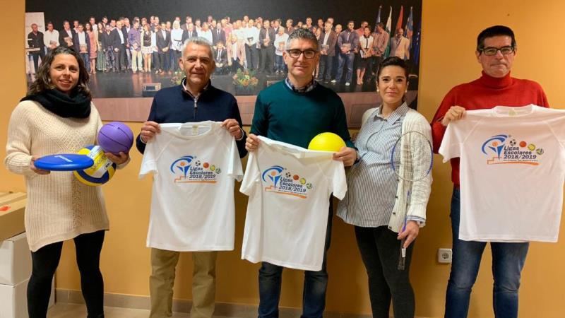 Los centros escolares reciben material deportivo para el desarrollo de Las Ligas Educativas