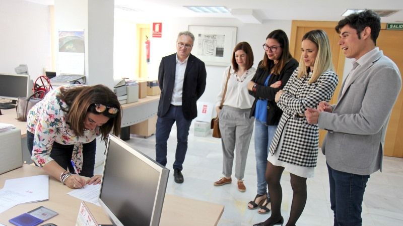 La Junta Electoral exige al alcalde la retirada de sus promesas electorales y venta de humo por incumplir la normativa en campaña