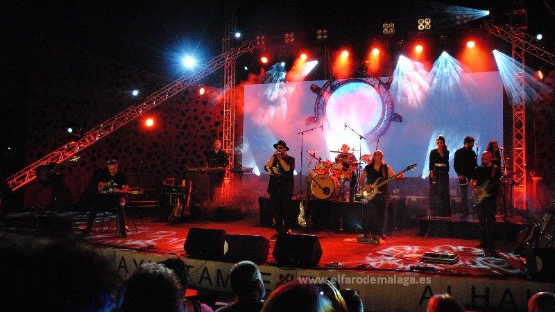 Impresionante espectáculo de From the Wall recordando a Pink Floyd