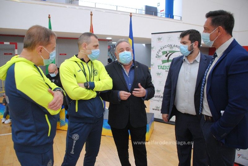 Unos 180 deportistas de toda Andalucía participan en el Campeonato Autonómico de Taekwondo