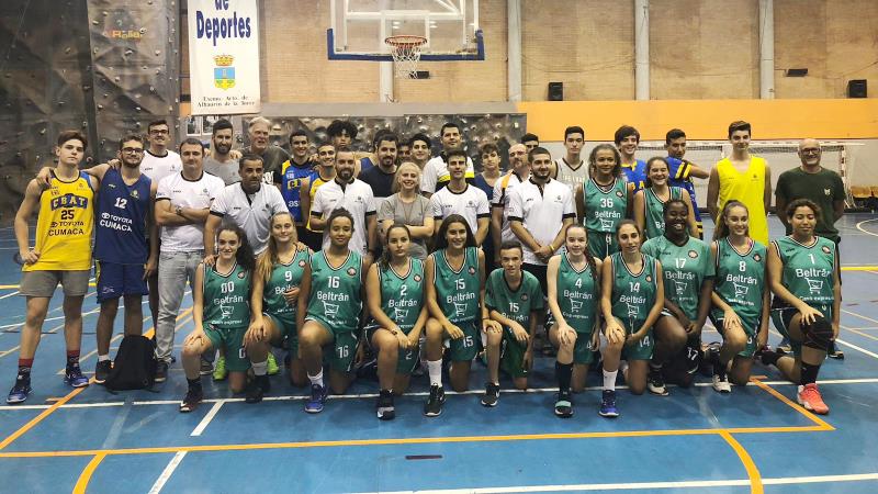 El ex NBA, John Block, comparte sus conocimientos con los jugadores del CBAT