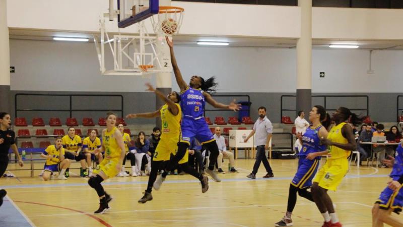 El Asisa Alhaurín vuelve a caer en los últimos minutos ante su bestia negra, el Spar Gran Canaria (69-73)