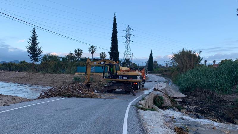 Alhaurín de la Torre acomete la limpieza de carreteras, caminos y arroyos tras las lluvias