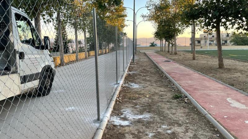 El Ayuntamiento mejora la zona deportiva del Parque de la Concordia de Retamar